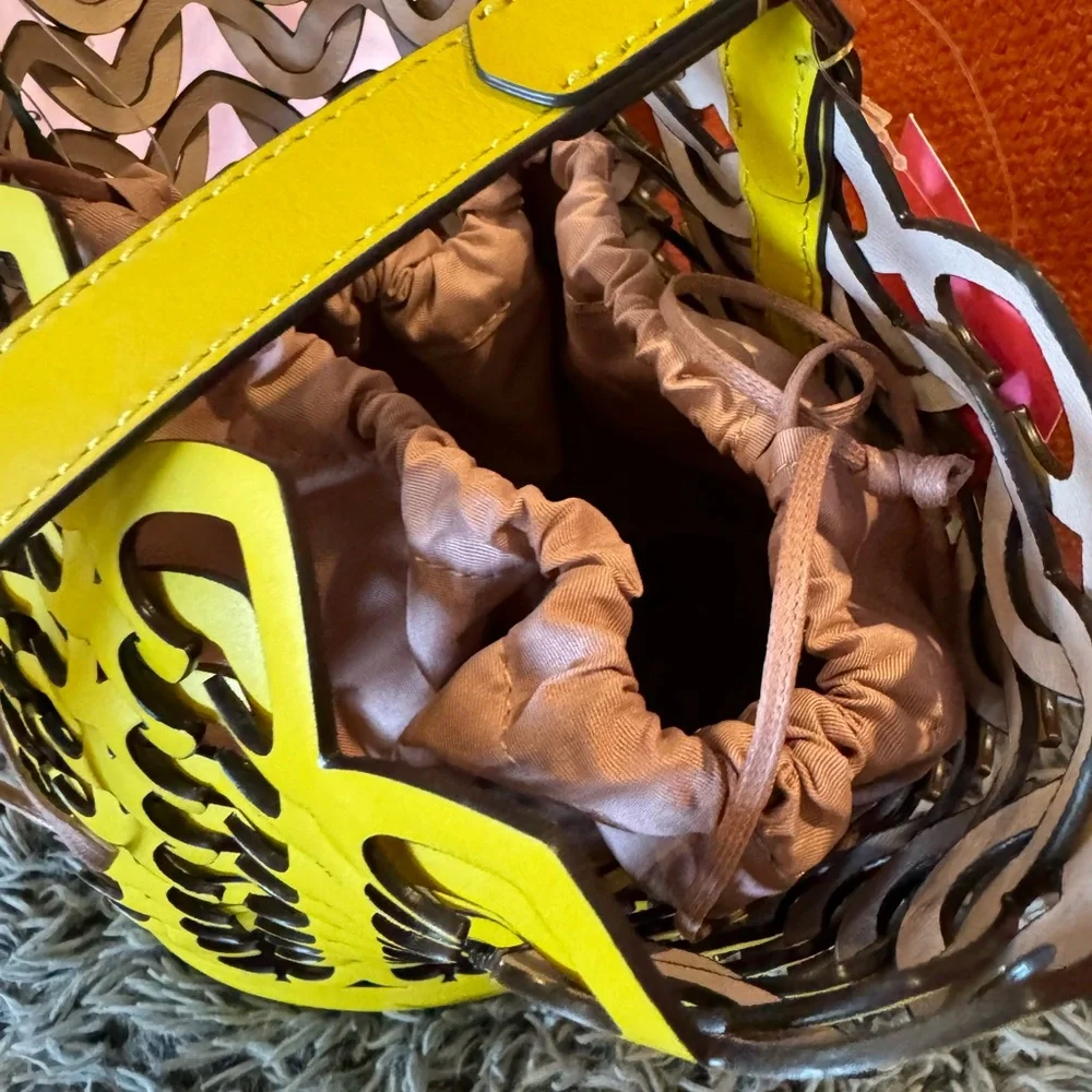 Authentic Kate Spade Yellow Dori Bucket LARGE - Picture 3 of 6